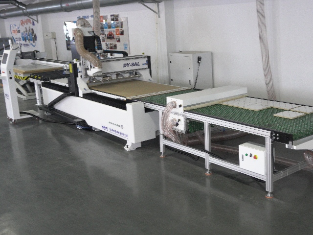 DY-8A CNC Router With Automatic Labeling Function