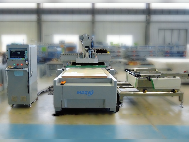 M12 CNC Router And Automatic Flipping Equipment