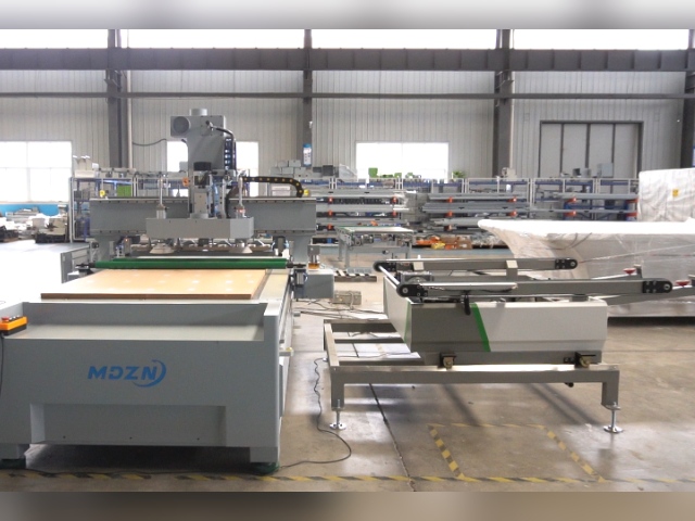 M12 CNC Router And Automatic Flipping Equipment