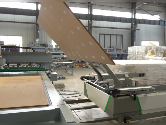 M12 CNC Router And Automatic Flipping Equipment